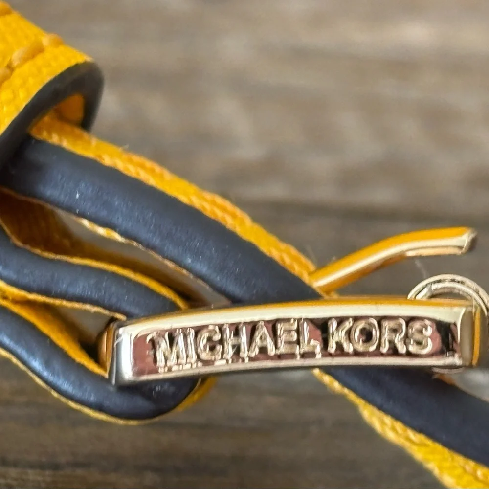 Michael Kors Cindy Large Dome Crossbody - Picture 5 of 11